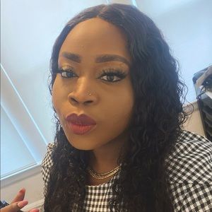 Meet your Posher, Adesuwa